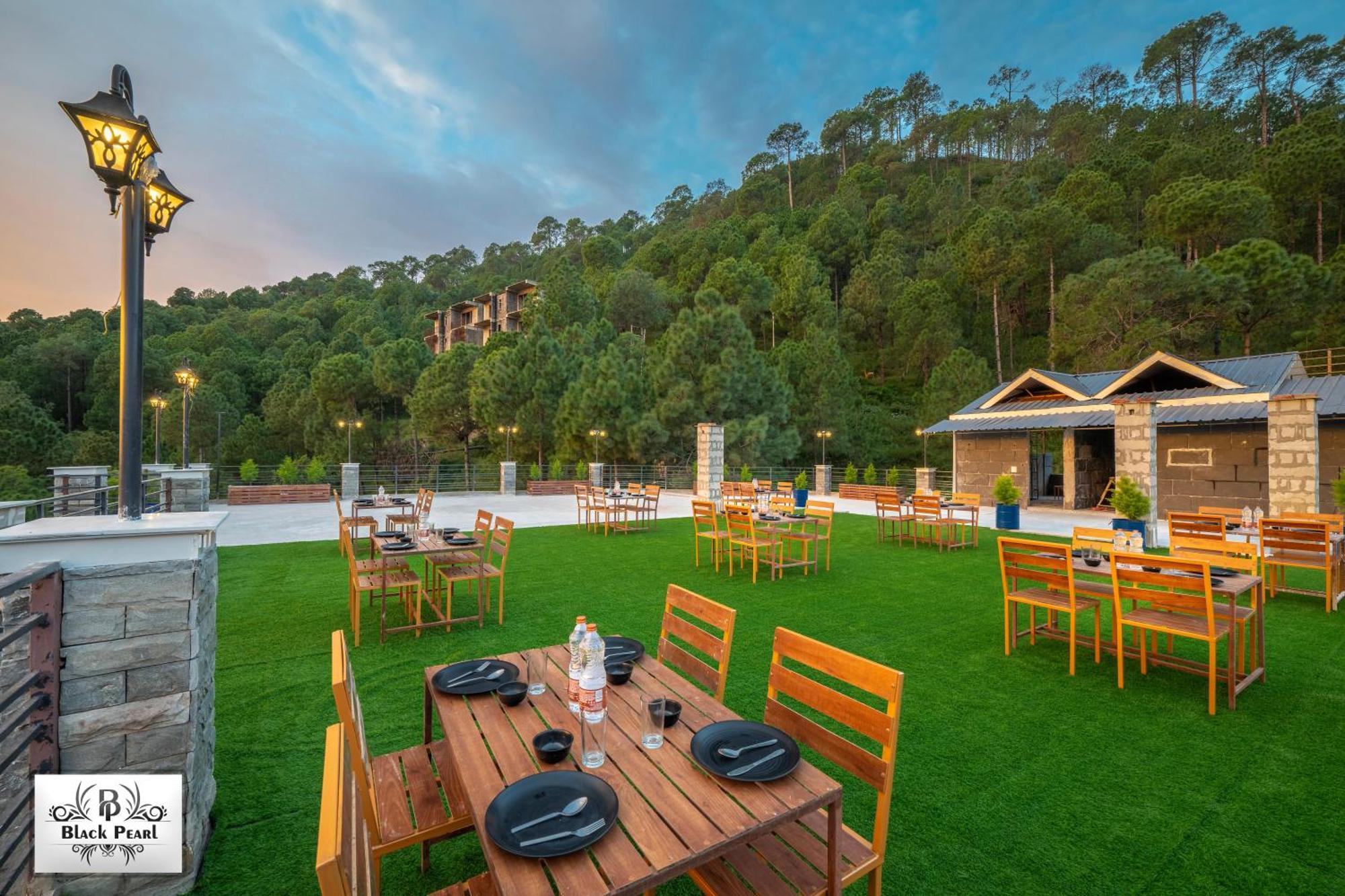 The Blackpearl Hillcrest Kasauli Εξωτερικό φωτογραφία