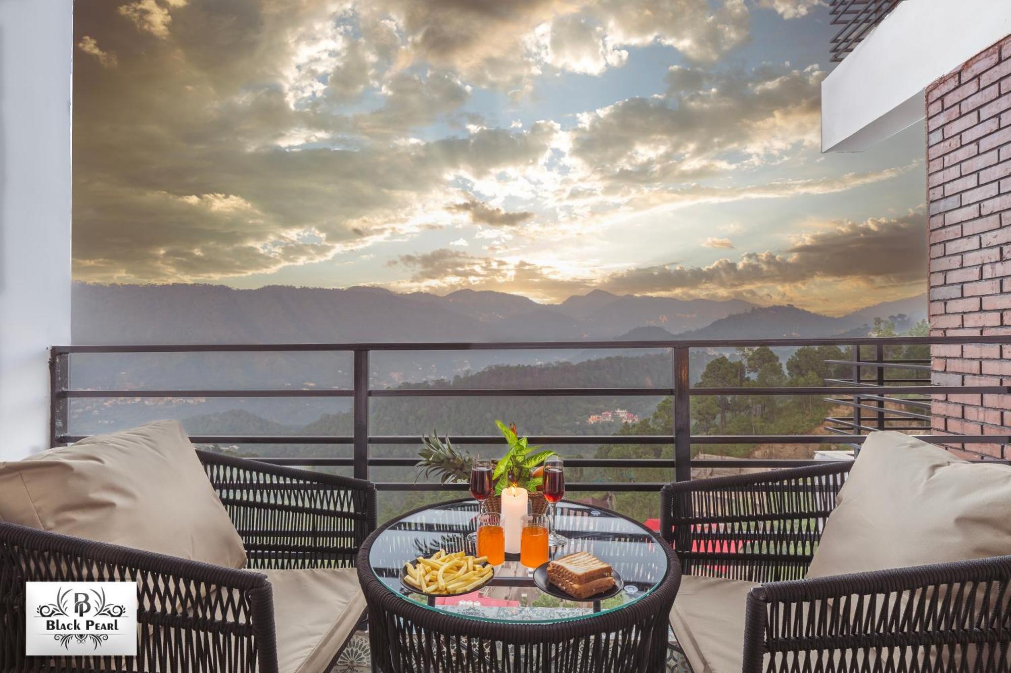 The Blackpearl Hillcrest Kasauli Εξωτερικό φωτογραφία